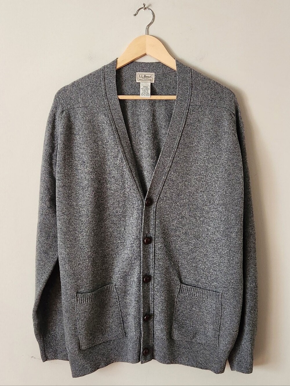 Vintage L.L.Bean Men's 100% Lambswool Gray V-Neck Cardigan Sweater Sz L